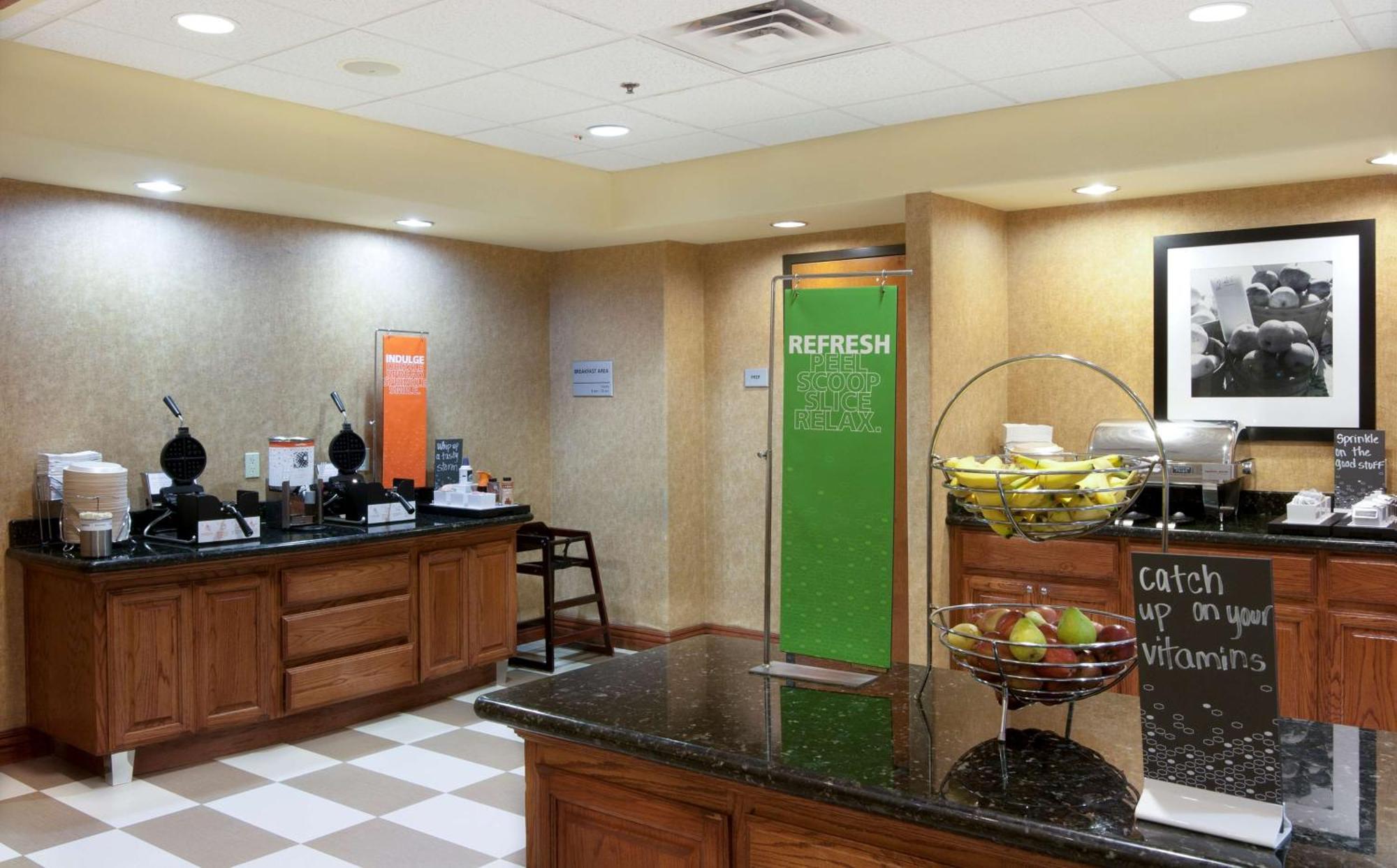 Hampton Inn And Suites-Браунсвил Екстериор снимка